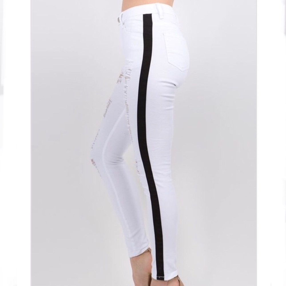 American Bazi | LaDonya White Distressed Jeans​
